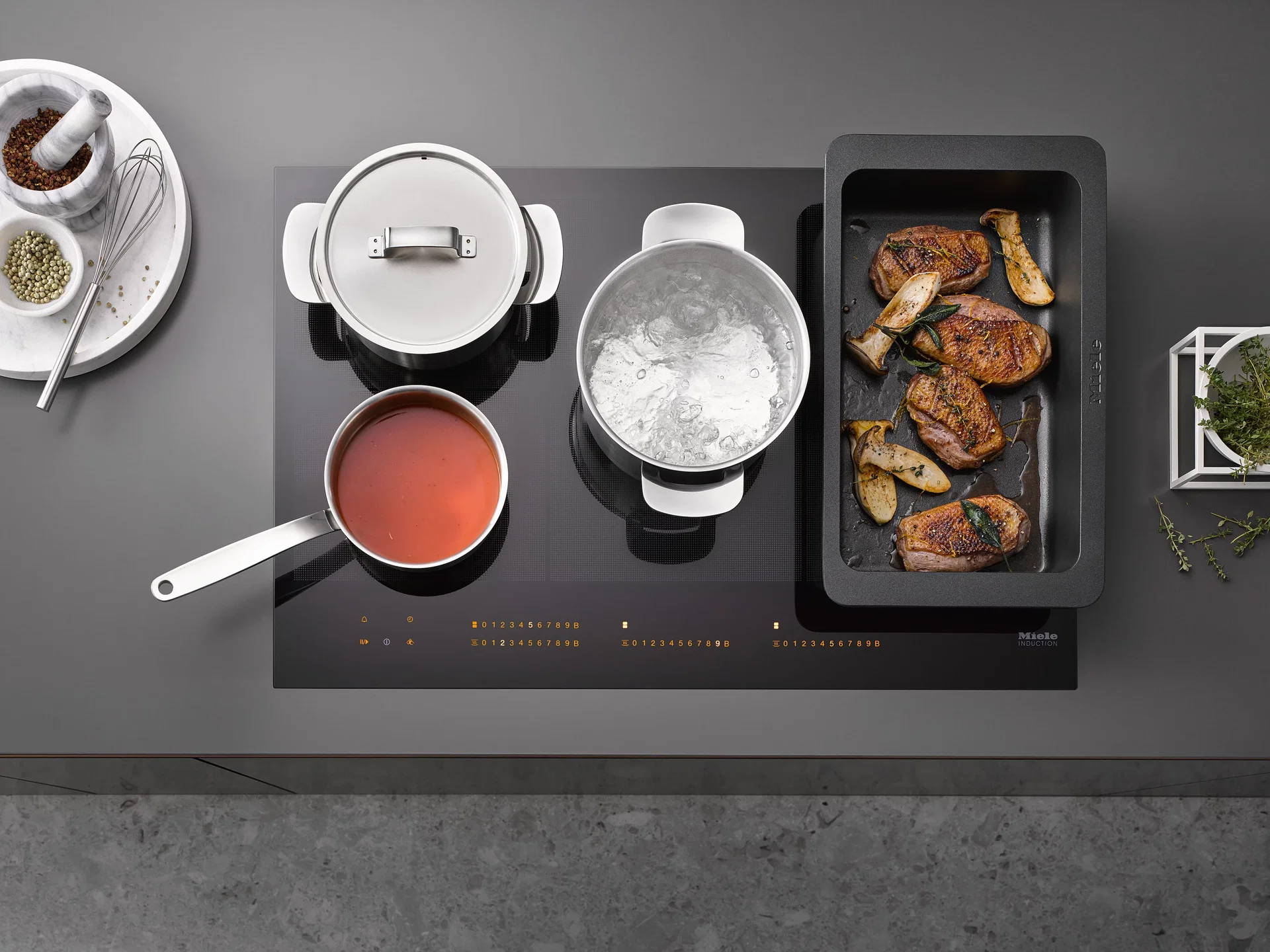 Bếp điện từ Miele