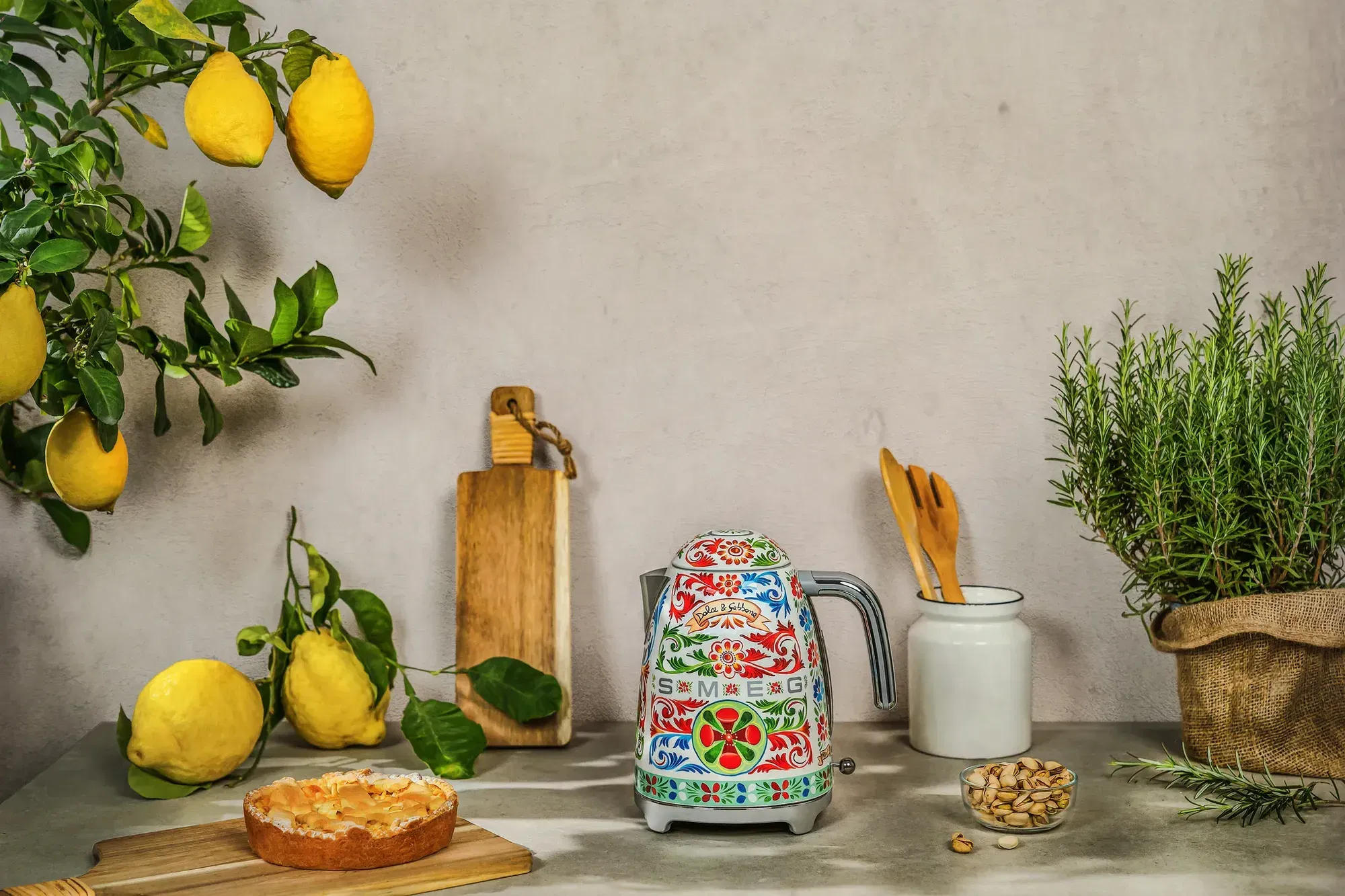 Ấm đun siêu tốc Smeg