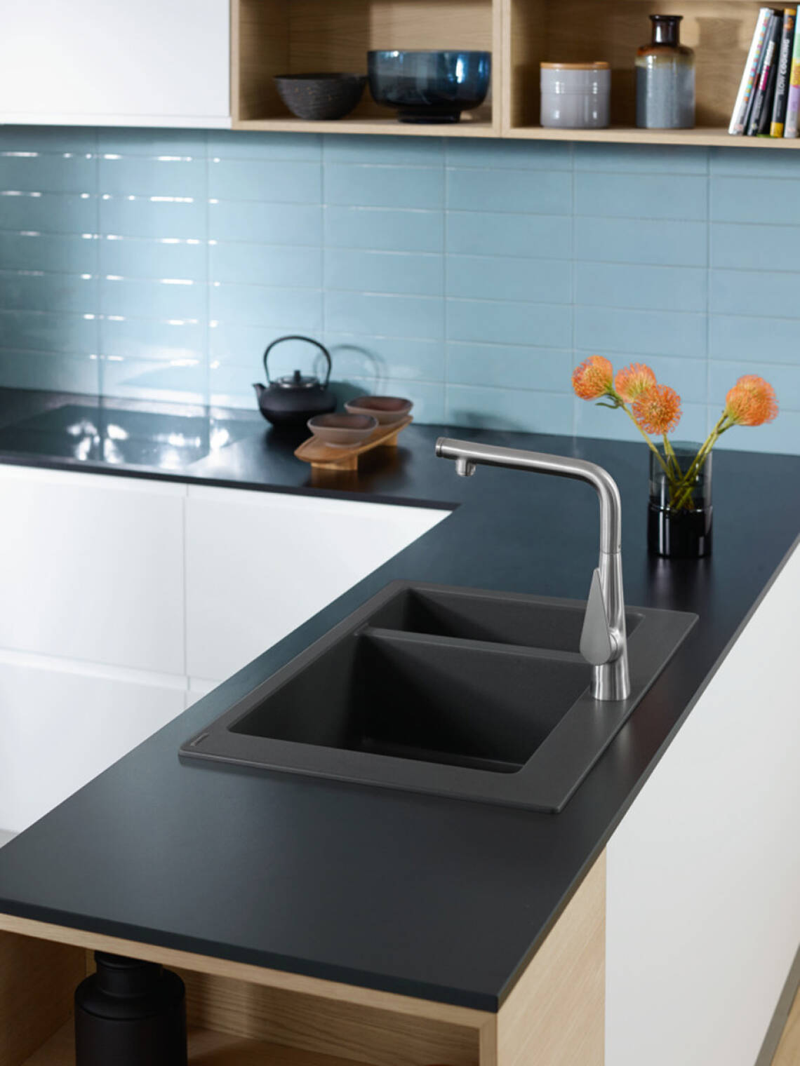 Vòi bếp Talis M51 hình chữ L.