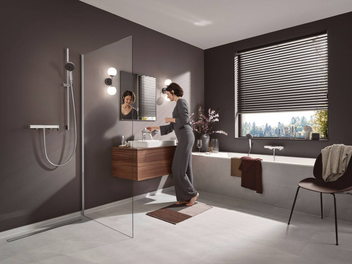 Các mẫu vòi Vivenis xuyên suốt không gian phòng tắm.