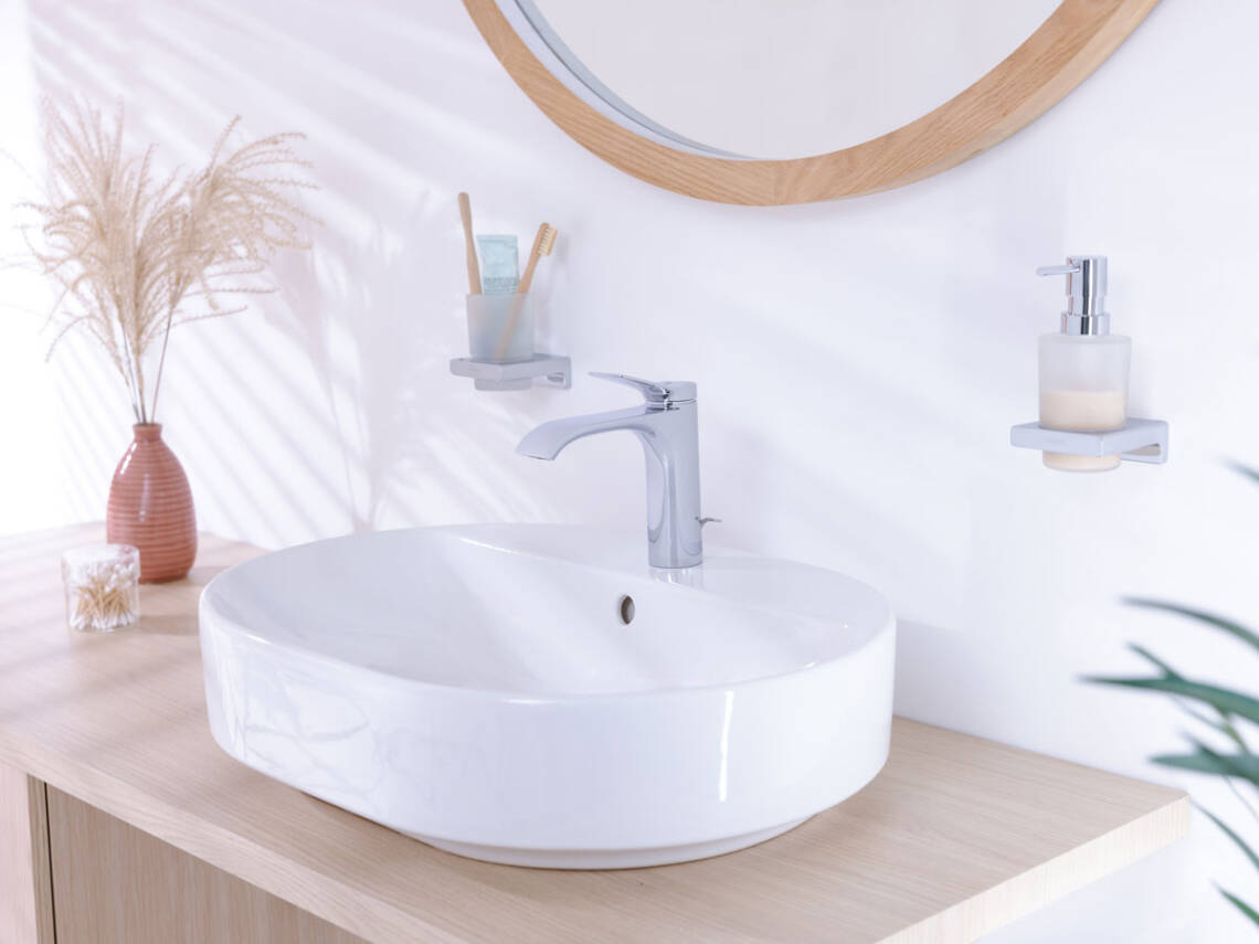 Vòi phòng tắm Vivenis thanh lịch vượt thời gian làm tôn lên vẻ đẹp phòng tắm.