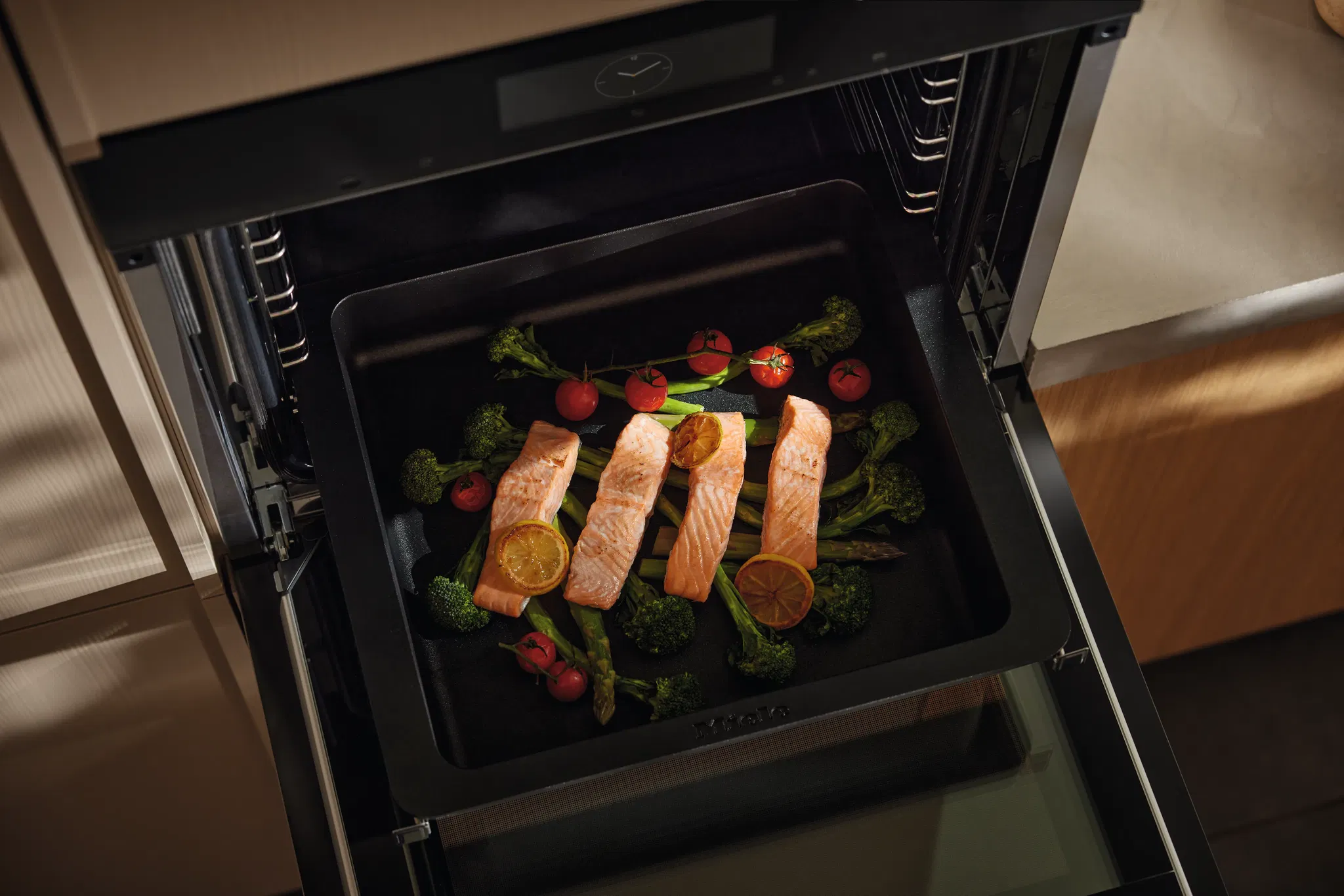 Nồi Gourmet dùng bếp từ Miele HUB 5001 XL