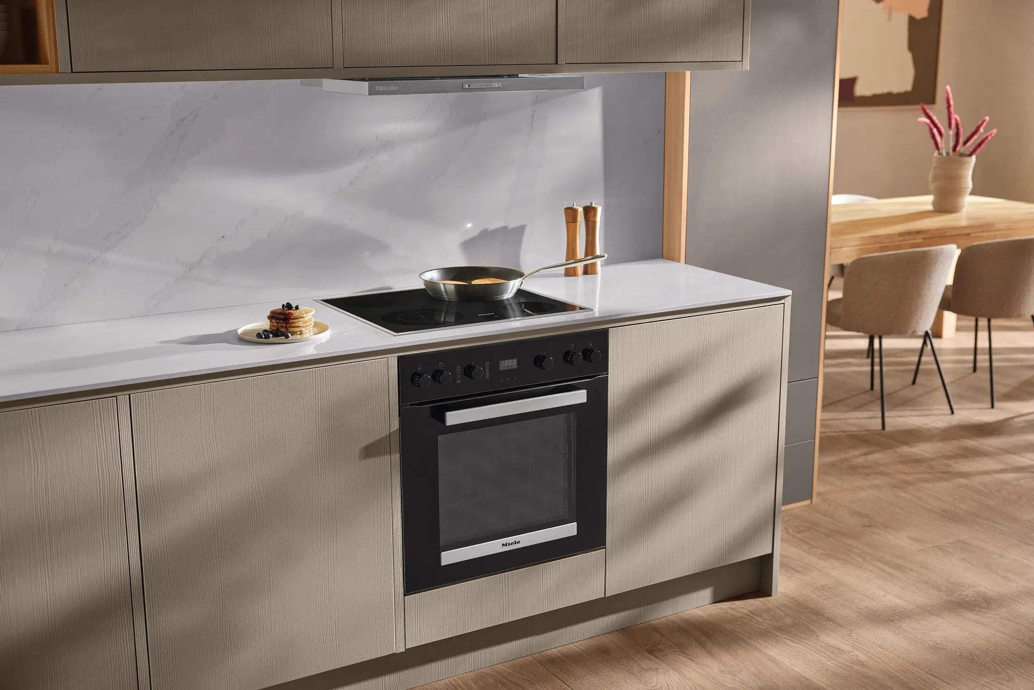 Bếp hồng ngoại điều khiển từ lò Miele KM 6002 LPT