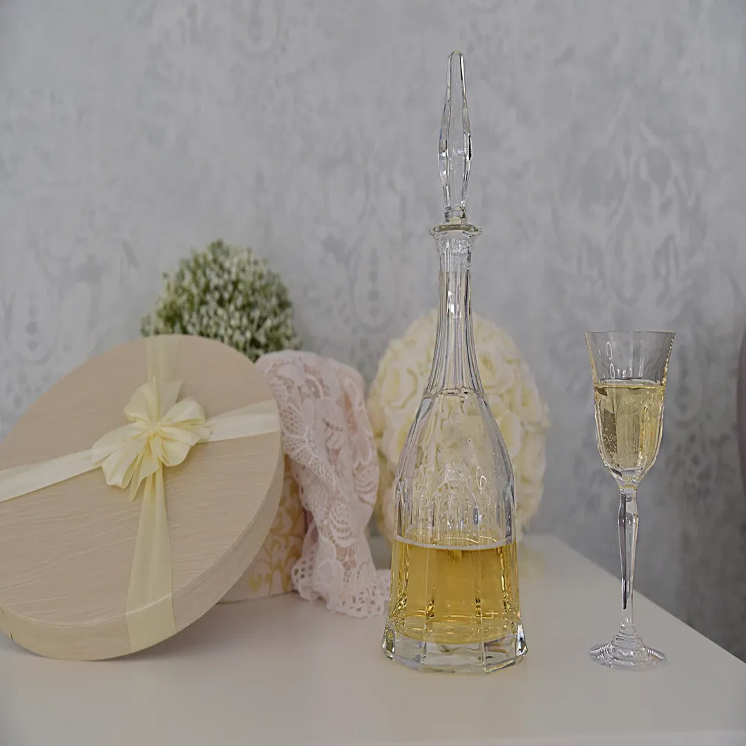 Chai rượu vang Aulide có nút Rogaska 131826